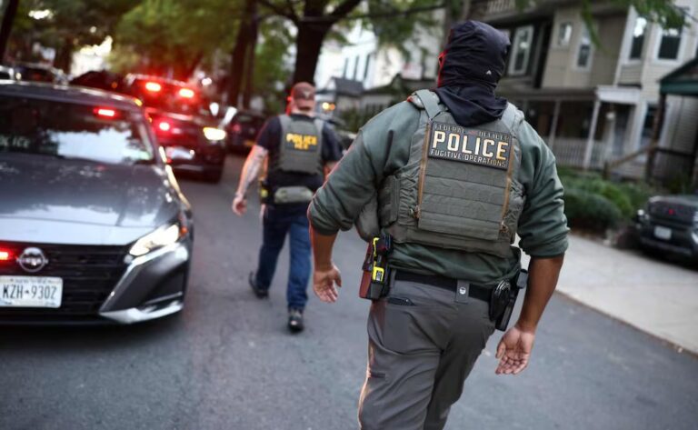 Juez de EE. UU. frena deportación de dominicano herido durante operativo del ICE en Nueva York