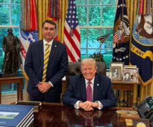 Trump apuesta por Flávio Bolsonaro en medio de disputa por influencia entre EEUU y China