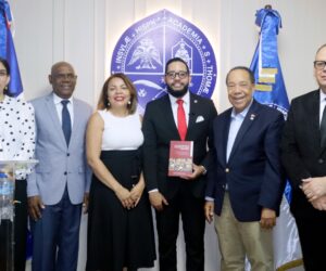 UASD presenta en la Feria del Libro obra jurídica sobre control constitucional