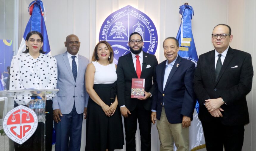 UASD presenta en la Feria del Libro obra jurídica sobre control constitucional
