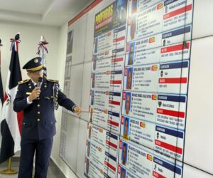 Policía Nacional revela base de datos con 53,877 personas con órdenes de arresto pendientes