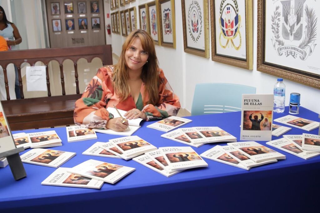 Periodista Rosa Escoto pone en circulación su obra: “Fui una de ellas” durante la Feria Internacional del Libro