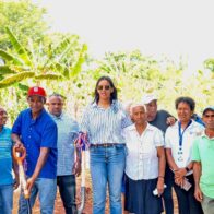 Alcaldesa Ana Reyes inicia construcción de 2,000 metros de contenes en La Sangría, Samaná