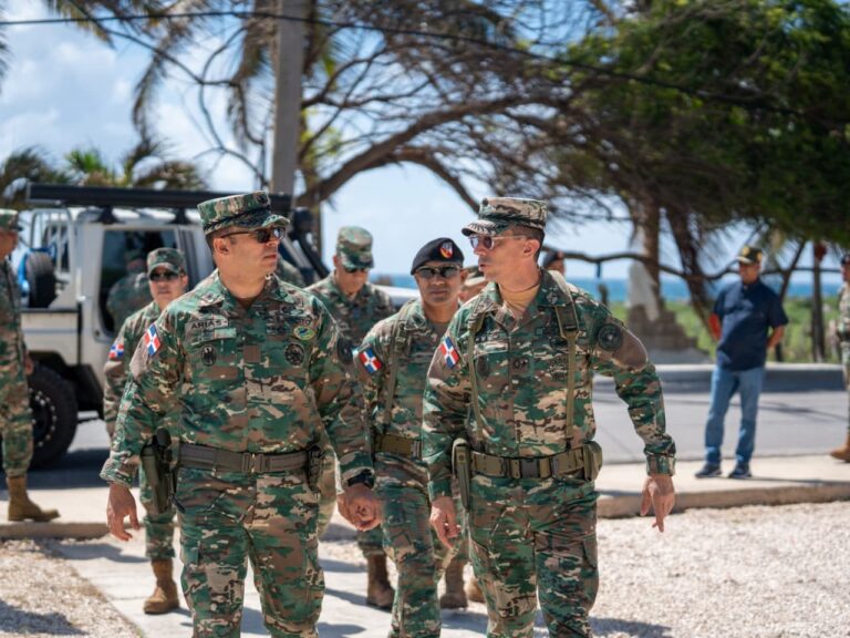 Comandante general del Ejército inicia recorrido de inspección operacional en la frontera sur