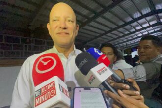 Alcalde de Santiago reclama mano firme contra la delincuencia: “No podemos permitir que los policías estén en desventaja”