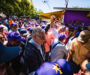 Gonzalo Castillo no se detiene: recorre nueve localidades de Barahona este sábado “Es la Hora del Sur”