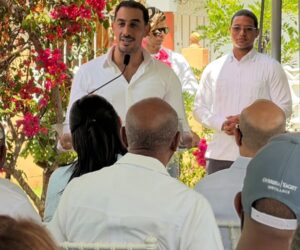 Mauricio Hamui ofrece detalles sobre el puerto de Samaná durante primer picazo de obra vial en Arroyo Barril