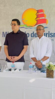 David Collado destaca inversión de RD$80 millones en calles de Arroyo Barril