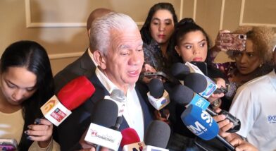 Ricardo de los Santos pide perseguir a prófugos y destaca endurecimiento contra reincidentes