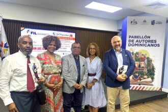 Presentan segunda edición de “Juan Luis Guerra, compromiso y poesía” en la Feria del Libro de Santo Domingo