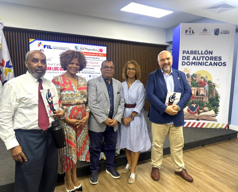 Presentan segunda edición de “Juan Luis Guerra, compromiso y poesía” en la Feria del Libro de Santo Domingo