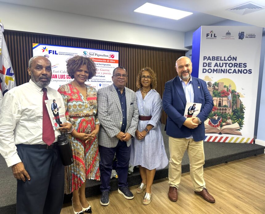 Presentan segunda edición de “Juan Luis Guerra, compromiso y poesía” en la Feria del Libro de Santo Domingo