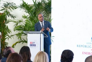 Ministro de Energía y Minas, Joel Santos.