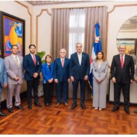 Luis Abinader recibe directiva de ADORA por preparativos de los 100 años de la radio dominicana