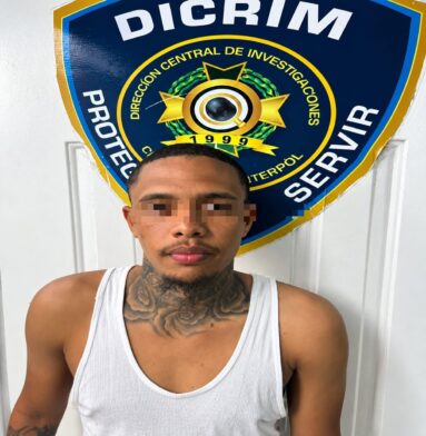 Policía reporta más de 600 porciones de drogas ocupadas y dos pistolas en Monte Plata
