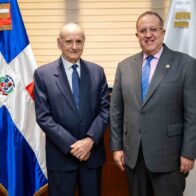 El ministro de Hacienda y Economía (MHE), Magín Díaz, juramentó este lunes a Teófilo José Abrahán Leo Tabar Manzur (Quico Tabar) como nuevo director general de la Dirección General de Juegos de Azar (DGJA).