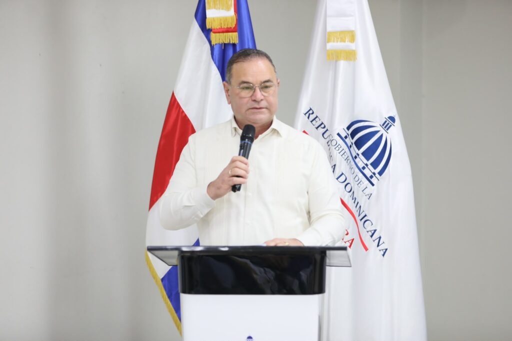 El ministro de Agricultura, Francisco Oliverio Espaillat Bencosme.