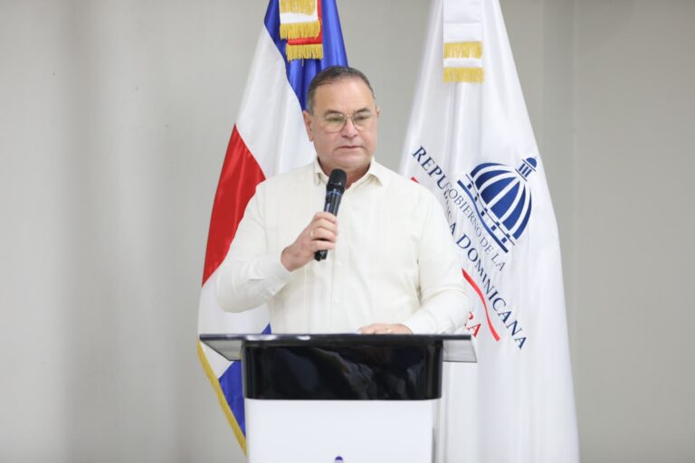 El ministro de Agricultura, Francisco Oliverio Espaillat Bencosme.