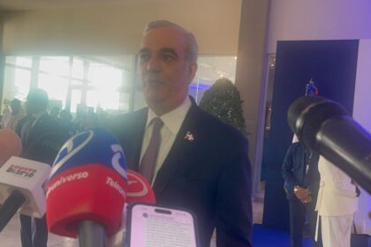 Abinader promete justicia y apoyo a familiares de Josnely Álvarez