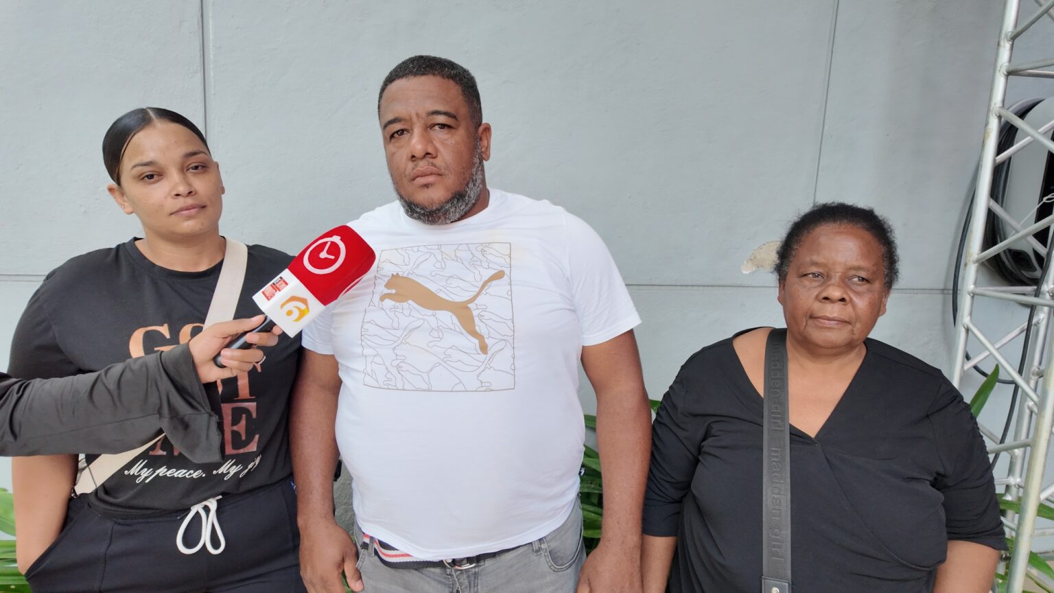 Familia exige justicia a casi un año de un asesinato en Baní; presunto responsable sigue libre