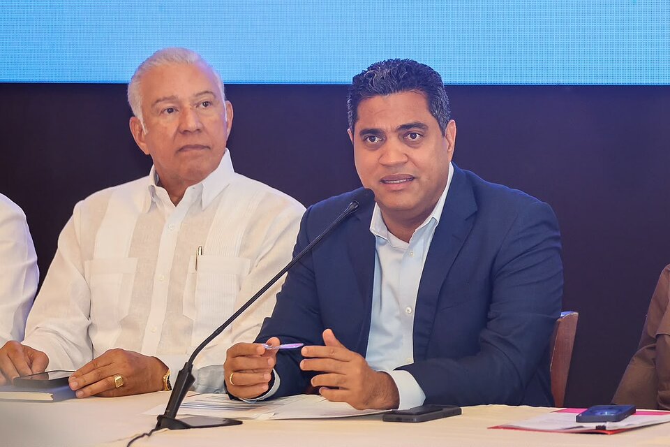 Kelvin Cruz anuncia RD$2,000 millones para atender necesidades del deporte dominicano