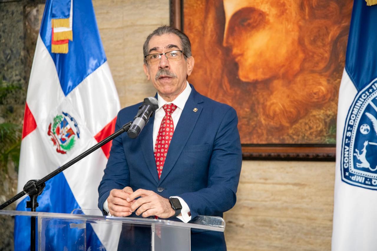 UASD inaugura nuevo ascensor en la Facultad de Ciencias Jurídicas y Políticas