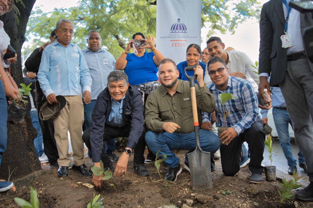 FEDA y Alcaldía de Santo Domingo Oeste sembrarán 10,000 árboles en 12 sectores
