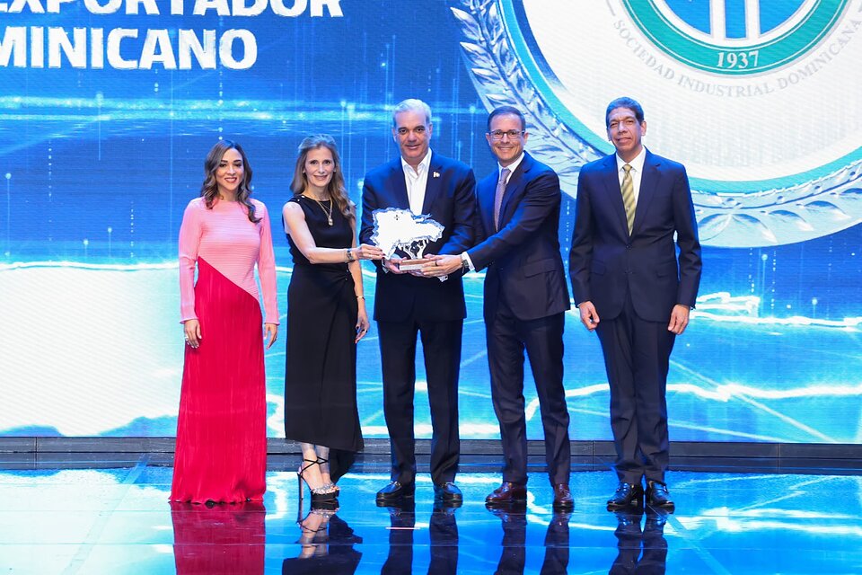 Grupo SID recibe máximo galardón de ADOEXPO como Gran Exportador Dominicano