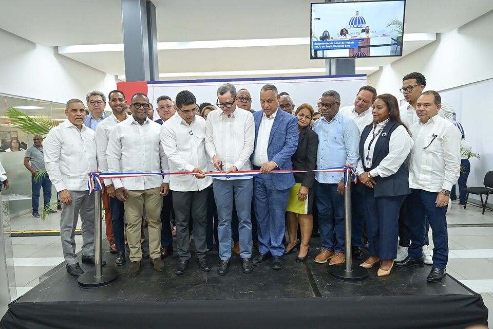 Ministerio de Trabajo inaugura nueva oficina en Santo Domingo Este para acercar servicios laborales a la ciudadanía.