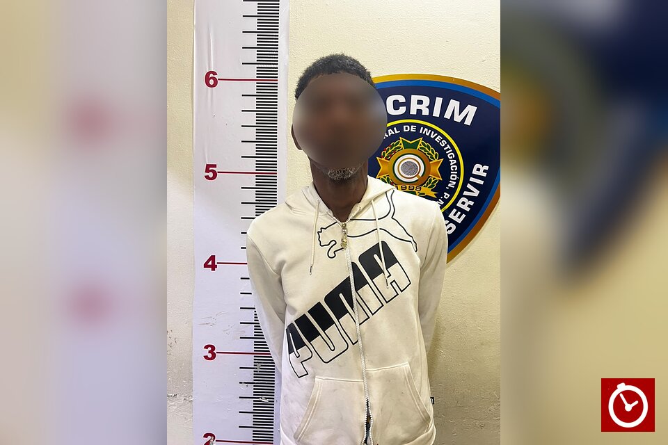 Policía apresa a hombre y le ocupa arma de fabricación casera y machete en La Vega