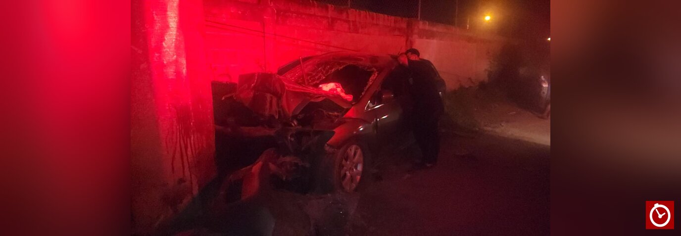 Mujer muere y su hija de 10 años resulta herida tras yipeta chocar contra poste en Santiago