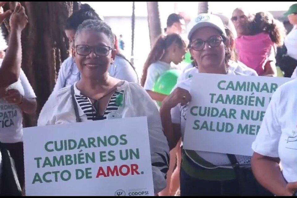 Servicio Regional de Salud Cibao Norte promueve conciencia sobre la salud mental con caminata en Santiago