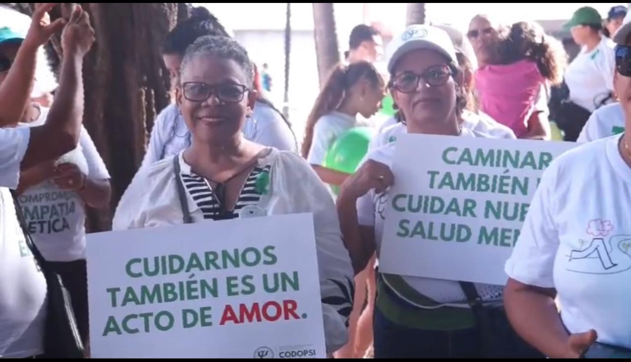 Salud Cibao Norte promueve conciencia sobre salud mental con caminata en Santiago