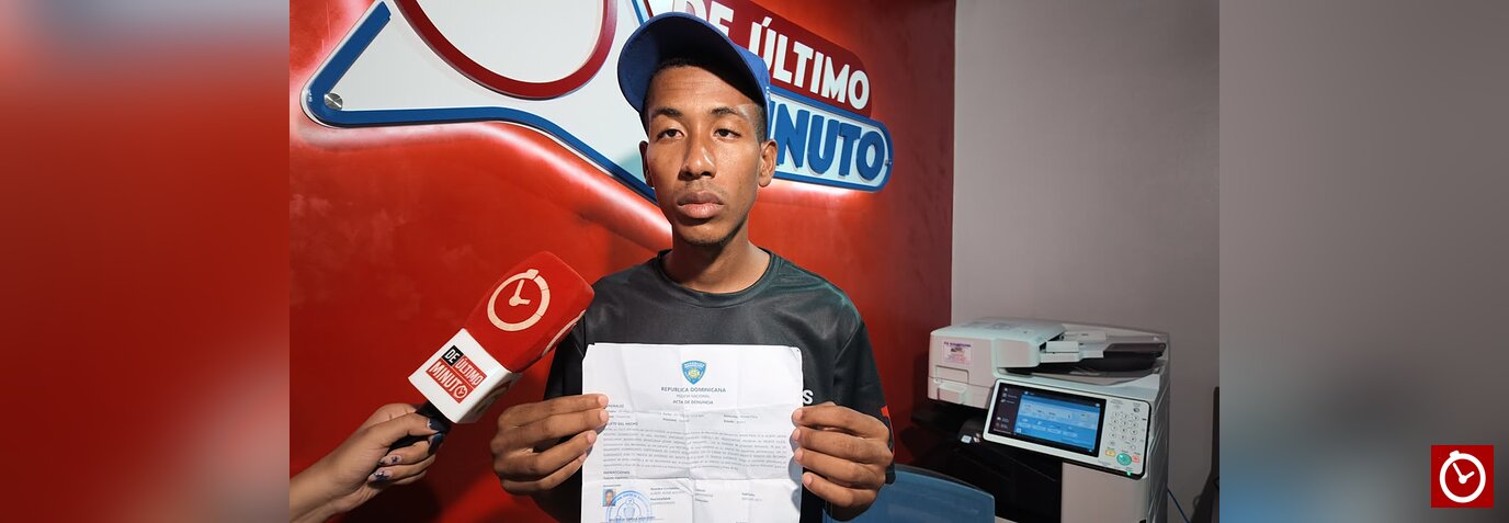 Joven denuncia policías usaron su tarjeta para comprar pica pollo mientras estuvo preso y aún retienen sus documentos