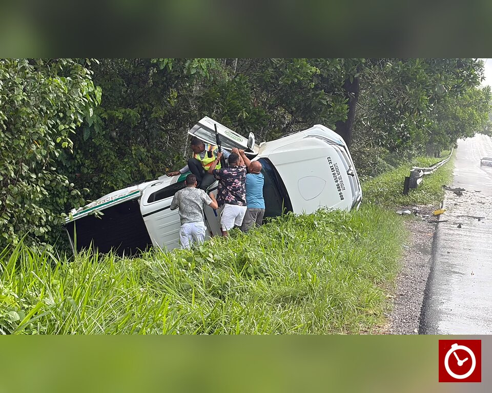 Accidente en la Autovía del Nordeste deja dos heridos tras colisión de tres vehículos