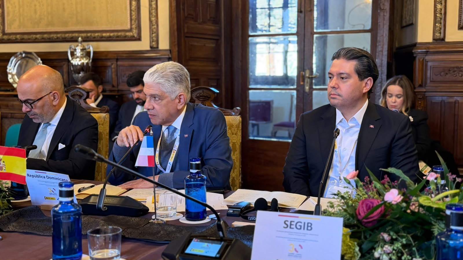 Eduardo Estrella destaca inversiones en transporte durante cumbre iberoamericana