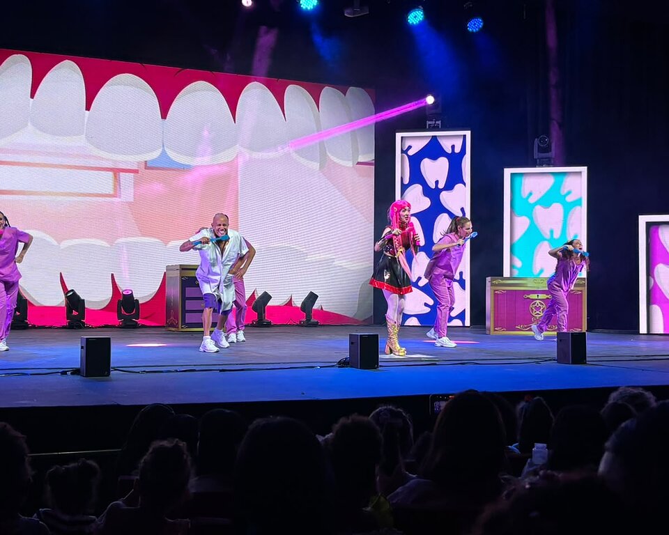 Luli Pampín llena de música y diversión el Teatro Nacional con su show “Juntos Otra Vez”