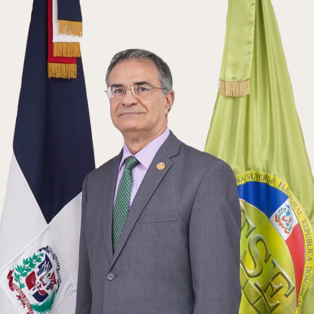 Ingresan en Clínica Abreu, presidente Tribunal Superior Electoral, será intervenido quirúrgicamente