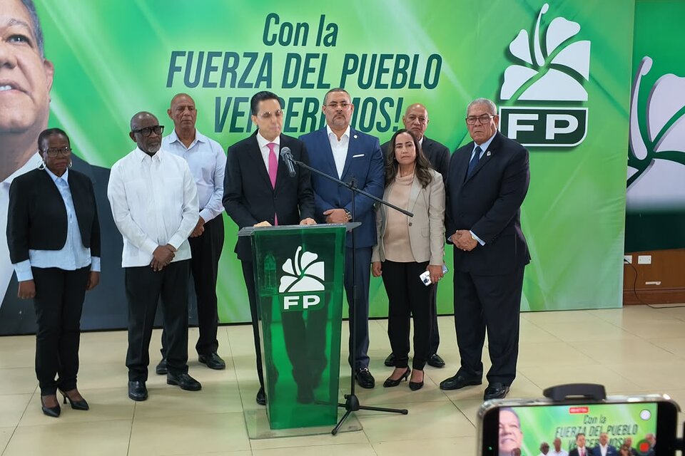 Fuerza del Pueblo acusa al Gobierno de incumplir promesas; piden transparencia por alza de combustibles