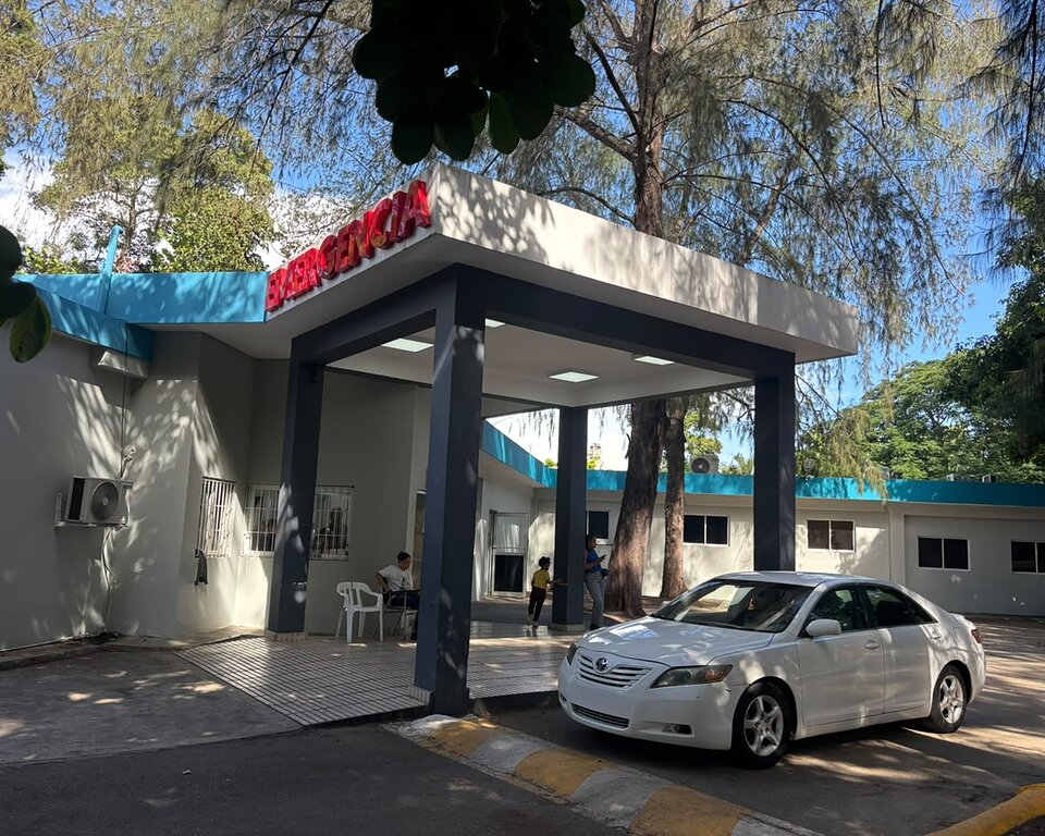 Niños, entre los más afectados por el paro médico; madres denuncian dificultades para recibir atención