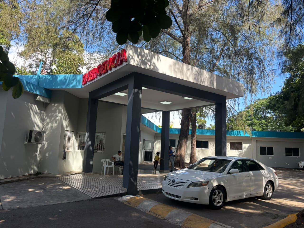 Niños, los más afectados por el paro médico; madres denuncian dificultades para recibir atención