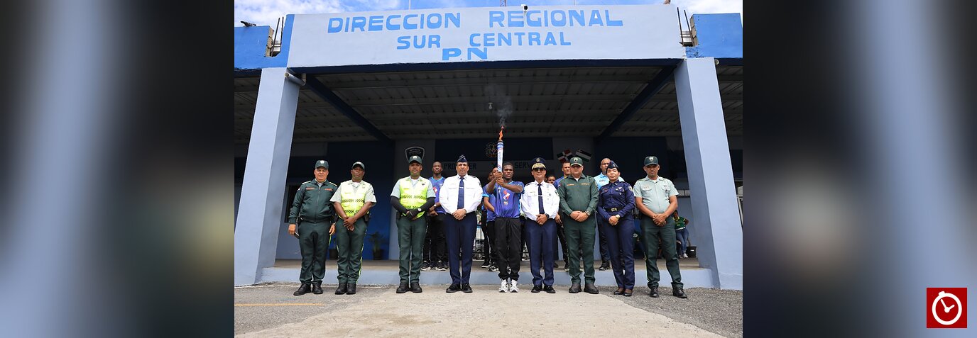 Boxeadores policiales protagonizan relevo de antorcha de los Juegos Policiales de la USIP en Baní