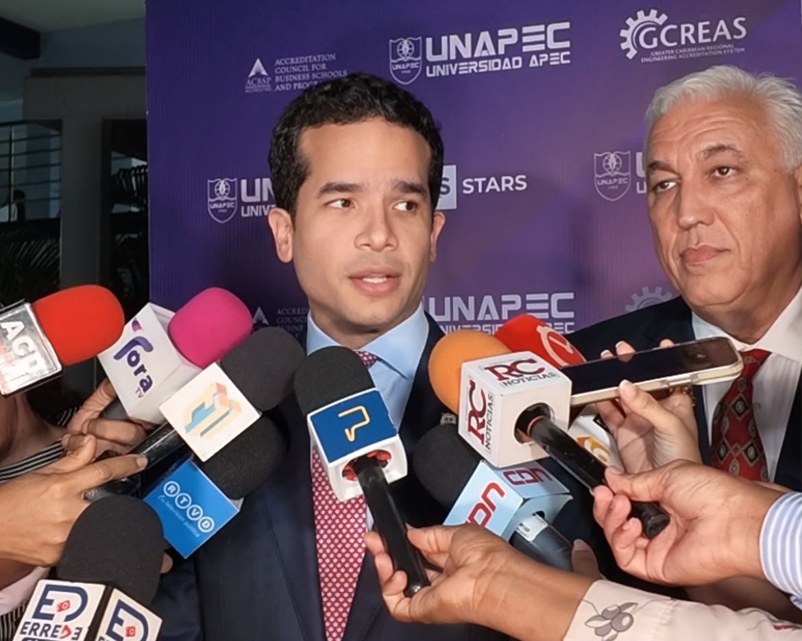 Omar Fernández afirma que el Congreso podría fiscalizar más si existiera mayor contrapeso político