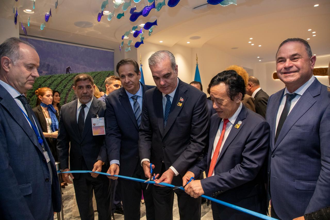 Abinader inaugura salón de RD en la FAO y reafirma compromiso con Hambre Cero