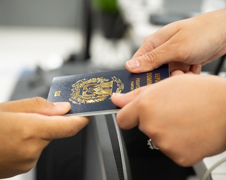 Pasaportes amplía a Italia el servicio del Pasaporte Electrónico y suma cinco ciudades en Europa