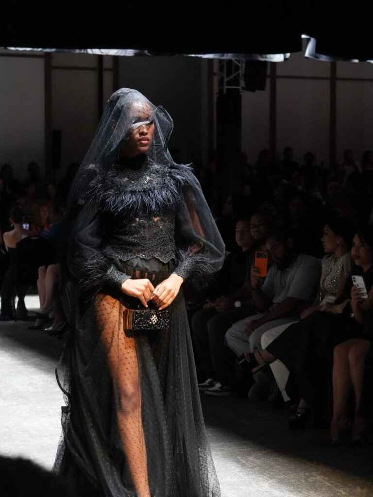 RD Fashion Week rinde homenaje a Leonel Lirio por sus 40 años en la moda dominicana 2 | Noticias de hoy en República Dominicana WhatsApp Image 2026 10 15 at 10.09.57 PM555 | Noticias de hoy en De Último Minuto