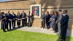 Abinader llama a los dominicanos a orar por la salud del papa León XIV durante su visita al Vaticano