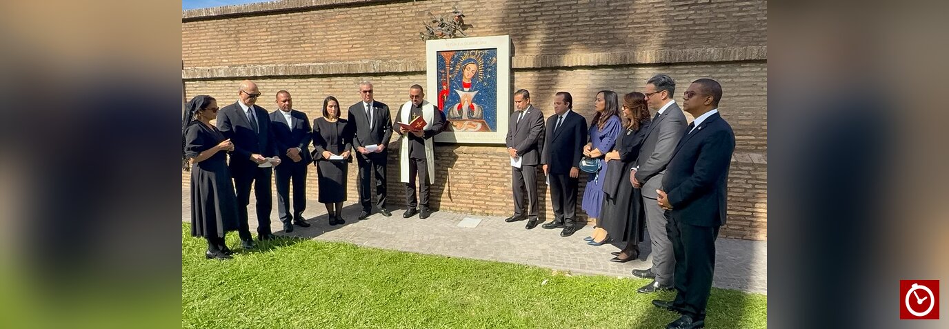 Abinader llama a los dominicanos a orar por la salud del papa León XIV durante su visita al Vaticano