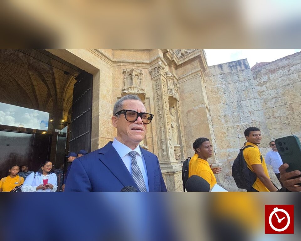 Eddy Olivares llama a verificar contratos laborales en el extranjero antes de viajar