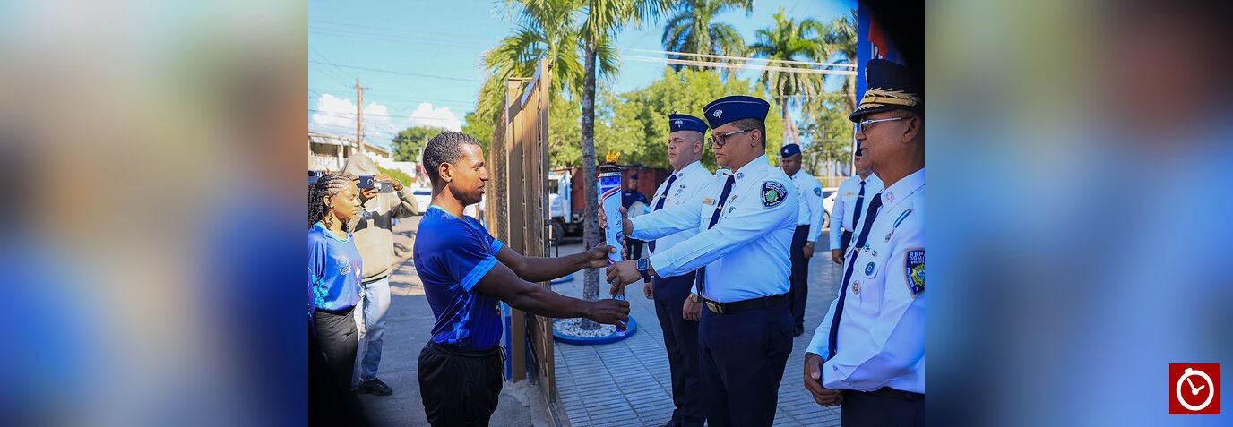 La Vega recibe antorcha de los IV Juegos Mundiales de Policía durante recorrido nacional
